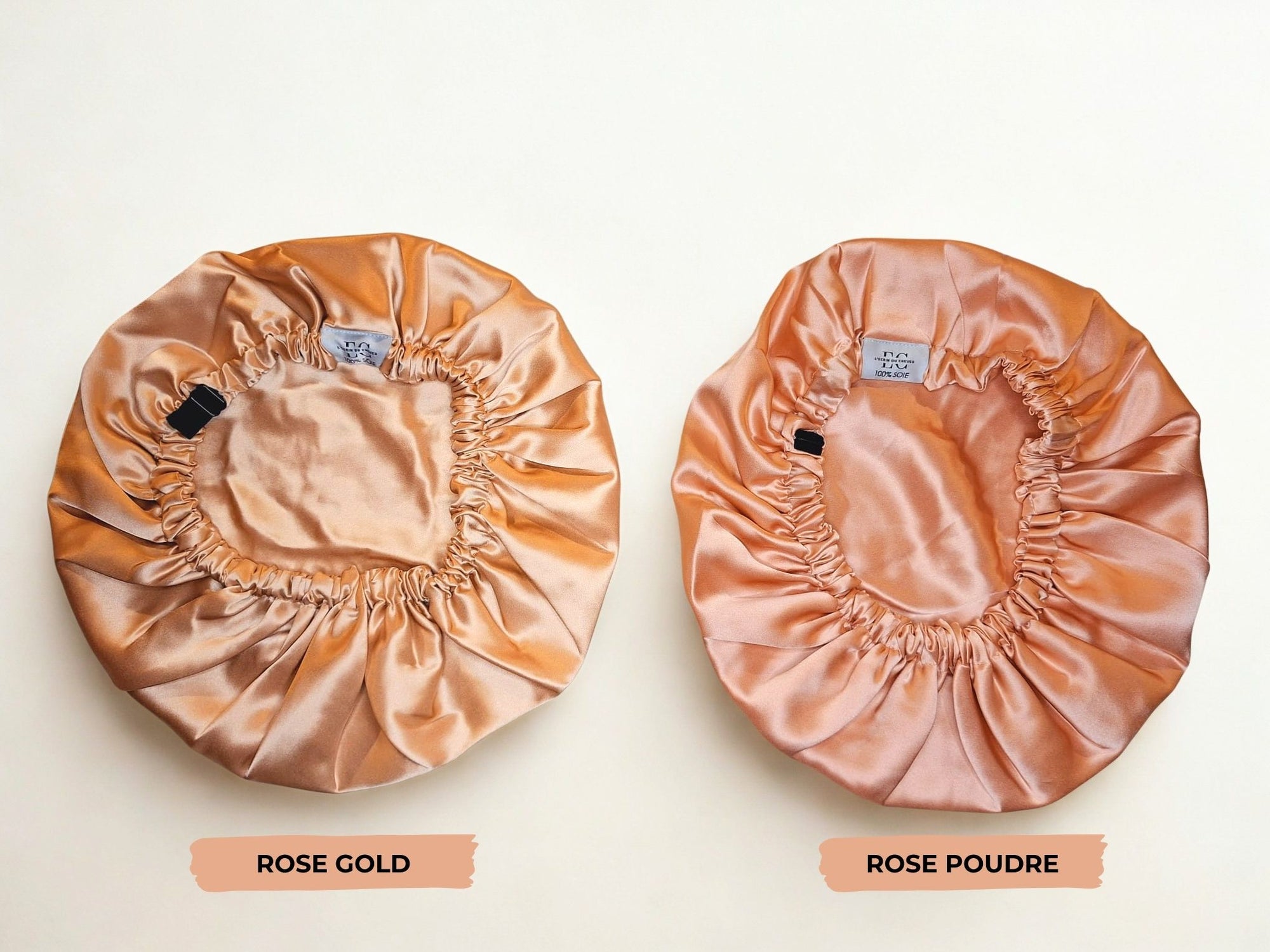 Bonnet en soie et sac de protection