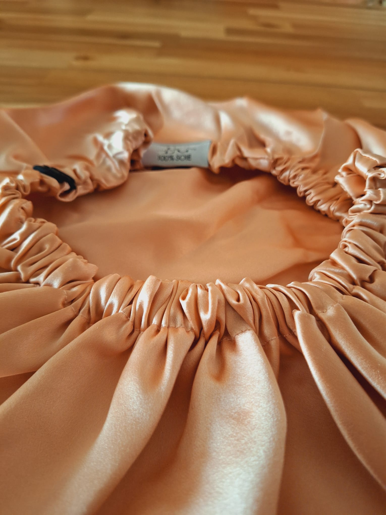 Bonnet en soie et sac de protection